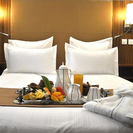 Nomad Suites Residence Либревил Екстериор снимка