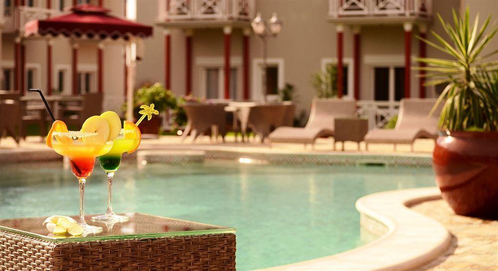 Nomad Suites Residence Либревил Екстериор снимка