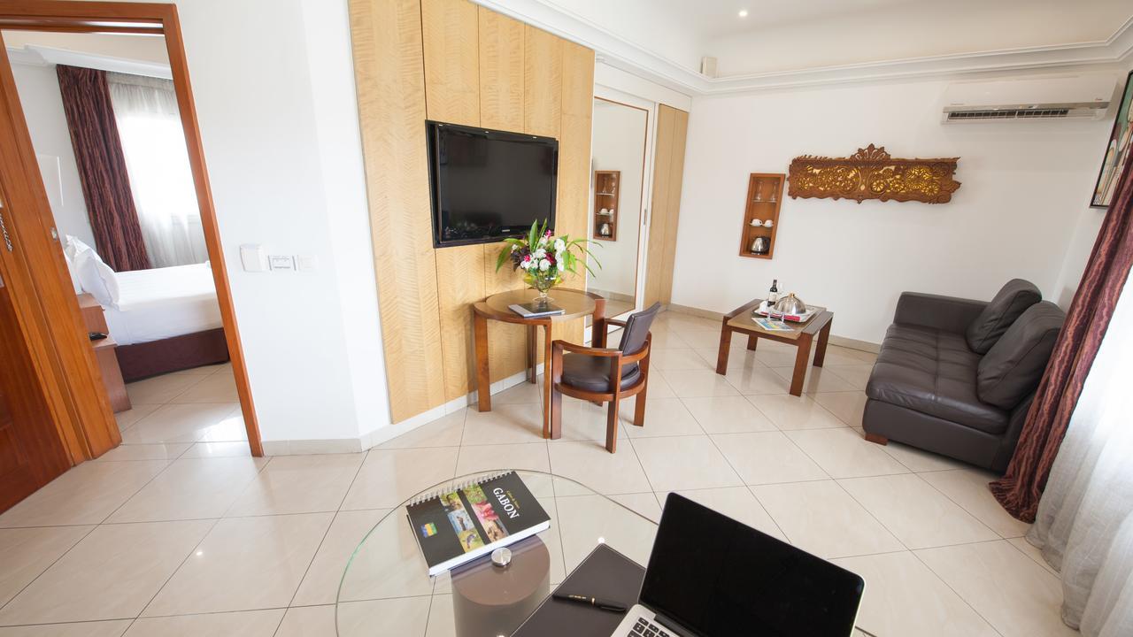 Nomad Suites Residence Либревил Екстериор снимка