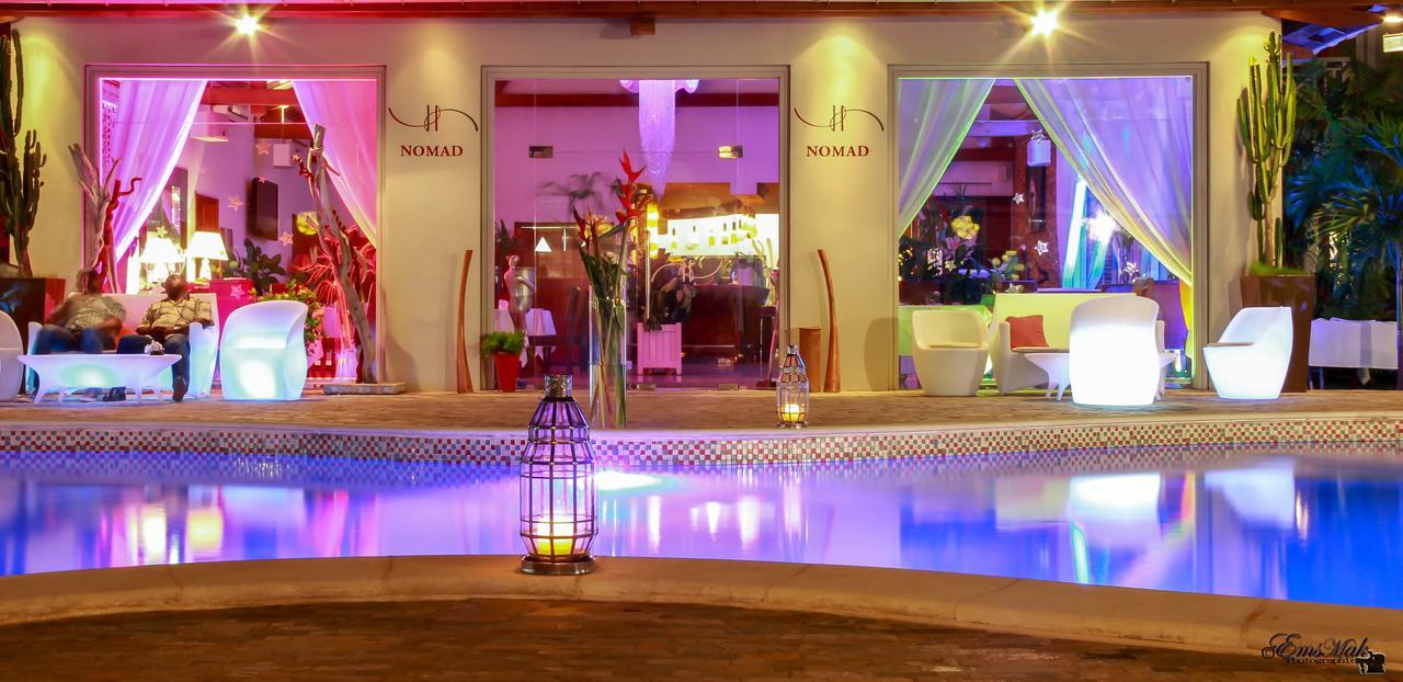 Nomad Suites Residence Либревил Екстериор снимка